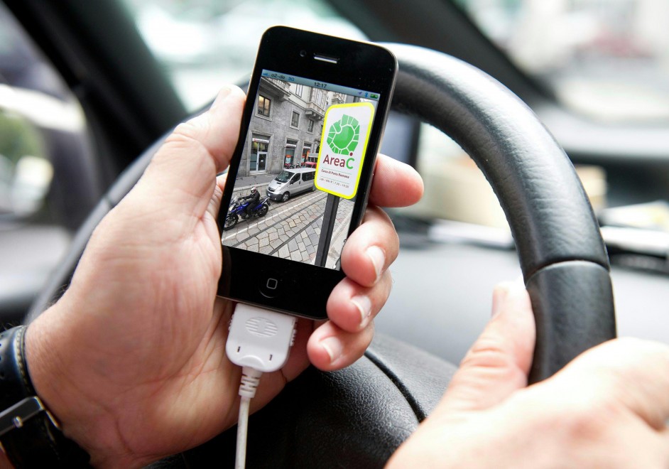 iPhone, ecco la macchina che li ripara