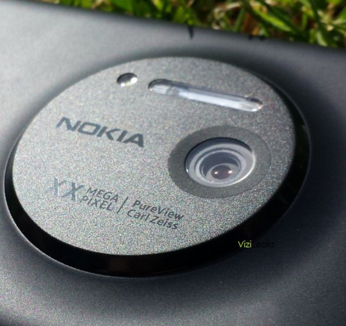 Nokia, il web svela lo smartphone EOS