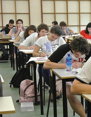 Al via la maturità per 500mila tra nodo dei bonus e molta paura