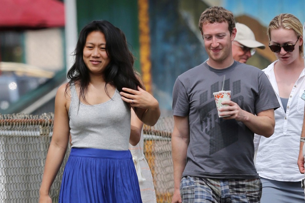 La moglie di Zuckerberg: sesso una volta a settimana. Per contratto