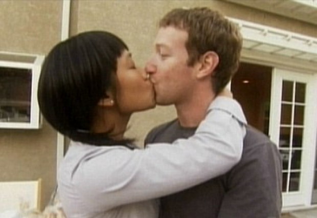 La moglie di Zuckerberg: sesso una volta a settimana. Per contratto