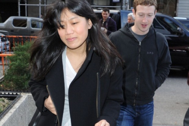 La moglie di Zuckerberg: sesso una volta a settimana. Per contratto
