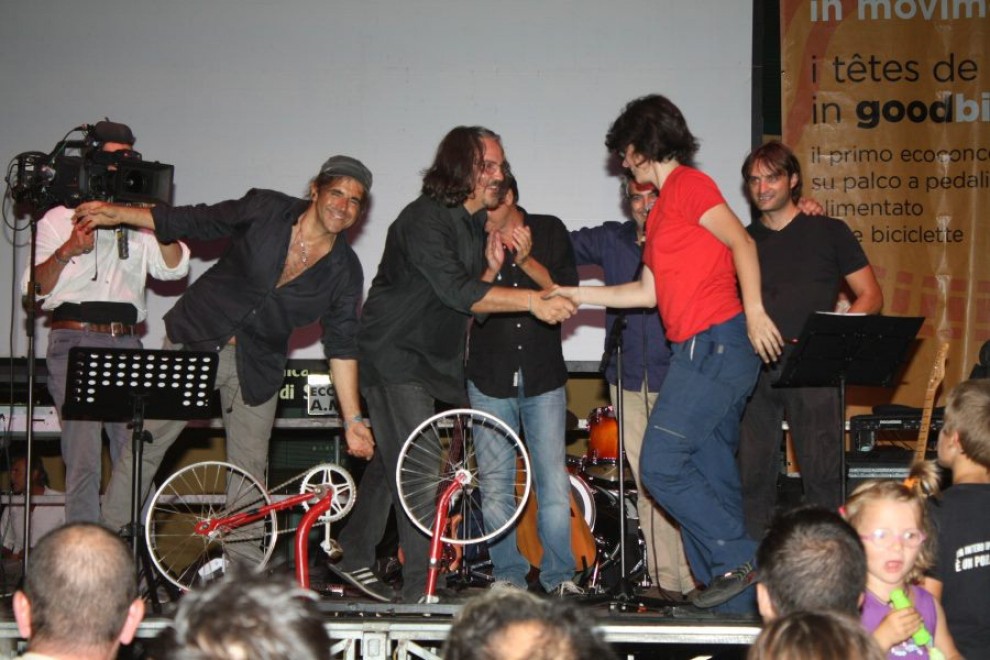 Un palco a pedali per l'Aquila