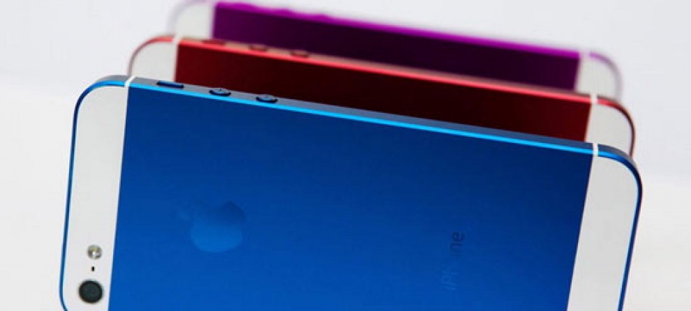 Apple, indiscrezioni su iPhone da 99 dollari e phablet