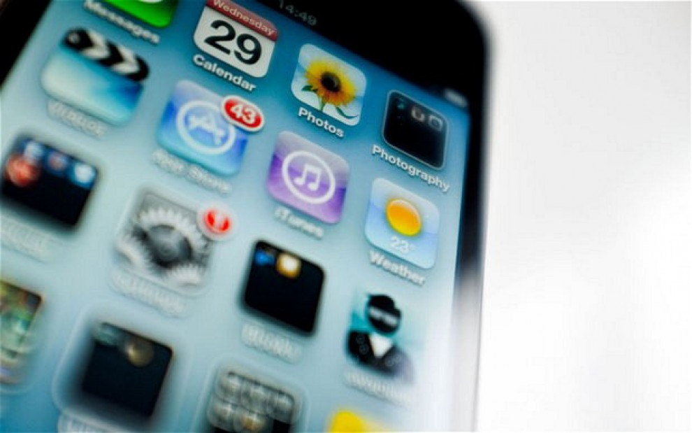 Apple, indiscrezioni su iPhone da 99 dollari e phablet