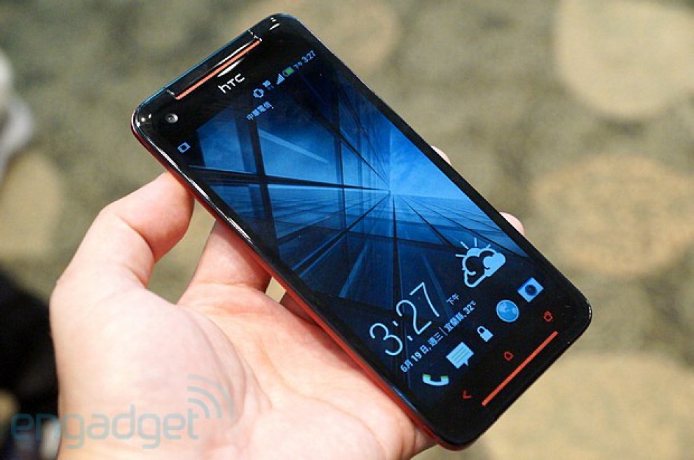 Htc Butterfly S, phablet da 5 pollici