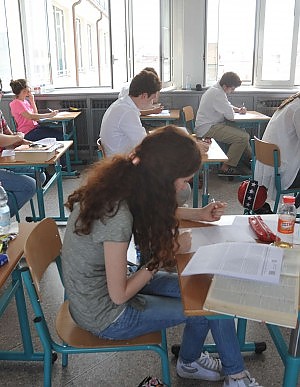 Se un esame chiede di alzare la testa dai libri e tenere gli occhi aperti sul mondo di oggi  di MARCO LODOLI