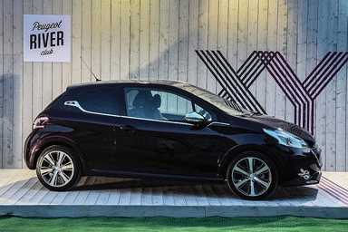 Peugeot XY by night