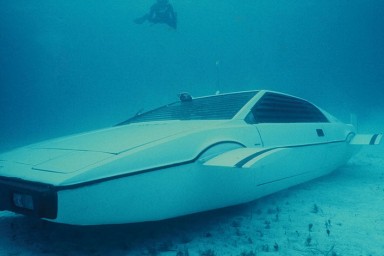 Settecento mila euro per la Lotus subacquea di 007