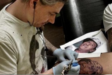 Ta2@mi, letteralmente “tatuami” che show &nbsp;