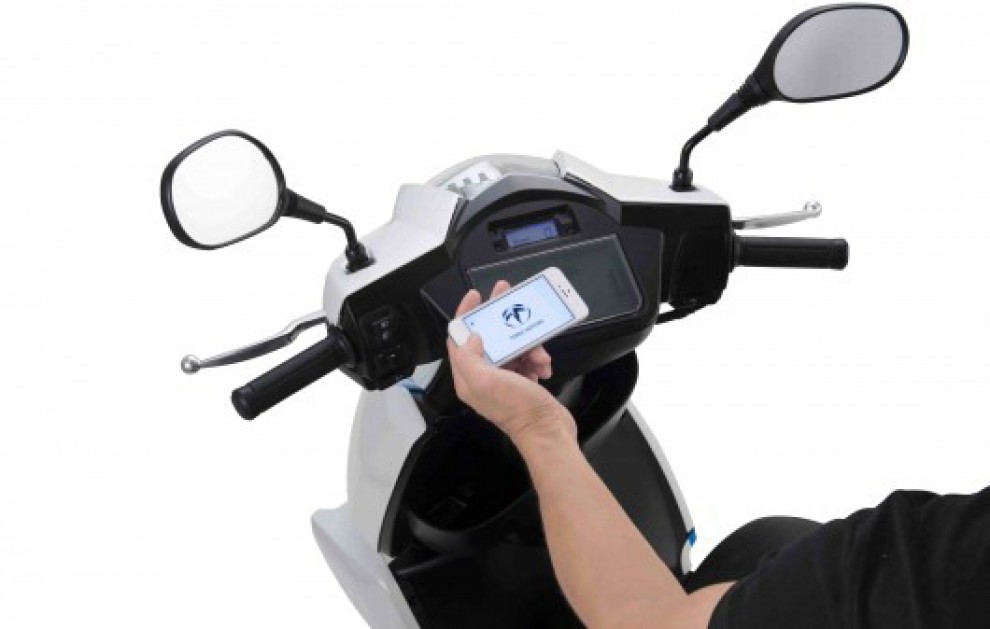 Smartphone e scooter, matrimonio in Giappone