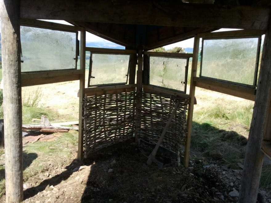 Una barca al posto del tetto: la capanna pi&ugrave; suggestiva