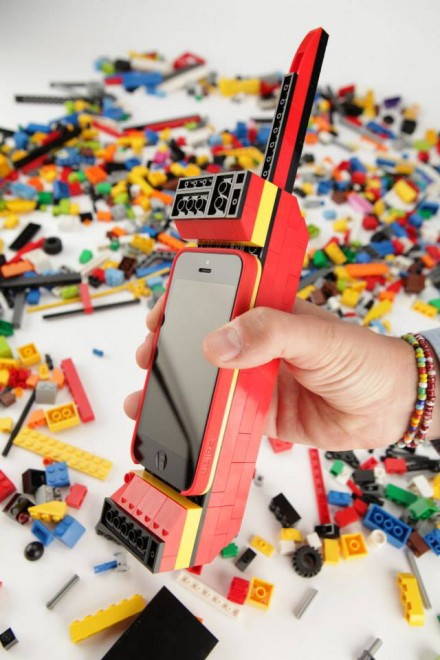 Mattoncini sull'iPhone, lo smartphone veste Lego