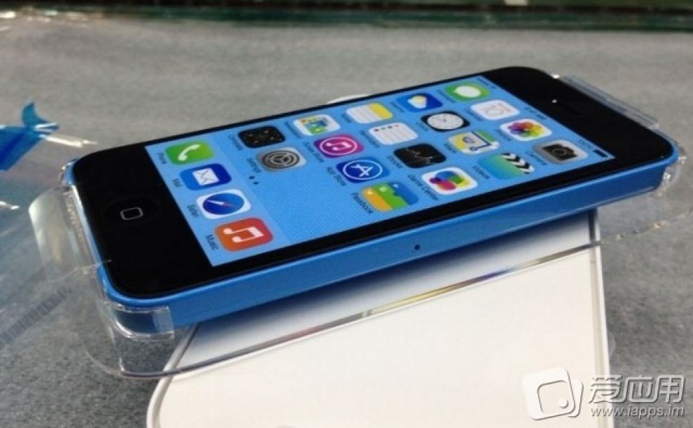 iPhone 5c, le immagini della confezione