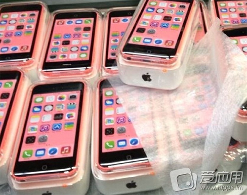 iPhone 5c, le immagini della confezione