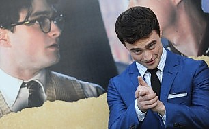 Radcliffe è Ginsberg l'assalto delle fan foto    La videointervista