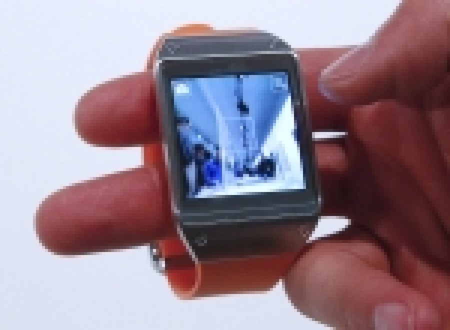 Samsung da polso: ecco lo smartwatch Gear