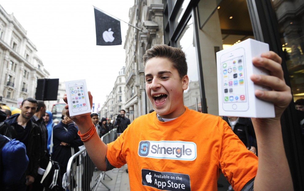 Nuovi iPhone, in dieci paesi l'attesa &egrave; finita