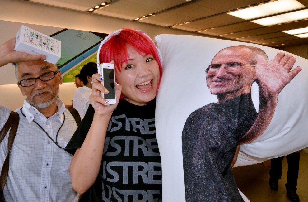 Nuovi iPhone, in dieci paesi l'attesa &egrave; finita