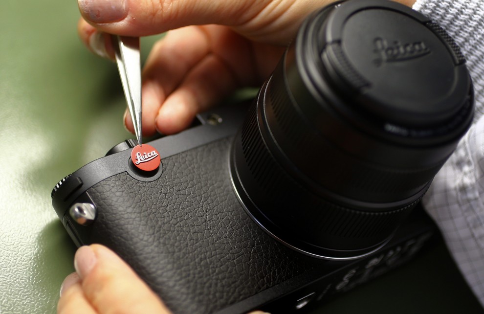 "Leica" 99 anni di scatti: fotoreportage dentro la fabbrica