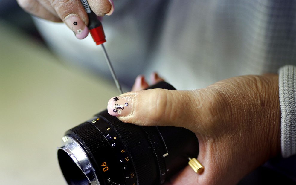 "Leica" 99 anni di scatti: fotoreportage dentro la fabbrica