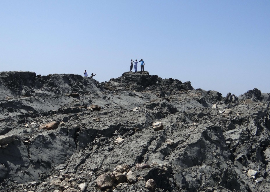 La terra trema in Pakistan, l'isola emerge dal mare