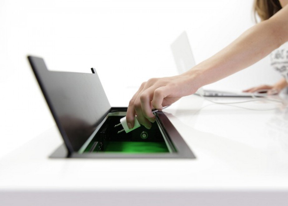 Stir Kinetic Desk, la scrivania &egrave; smart