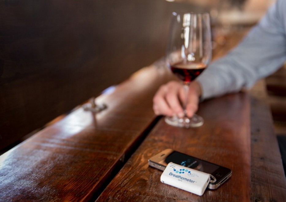 Breathometer, un etilometro nello smartphone