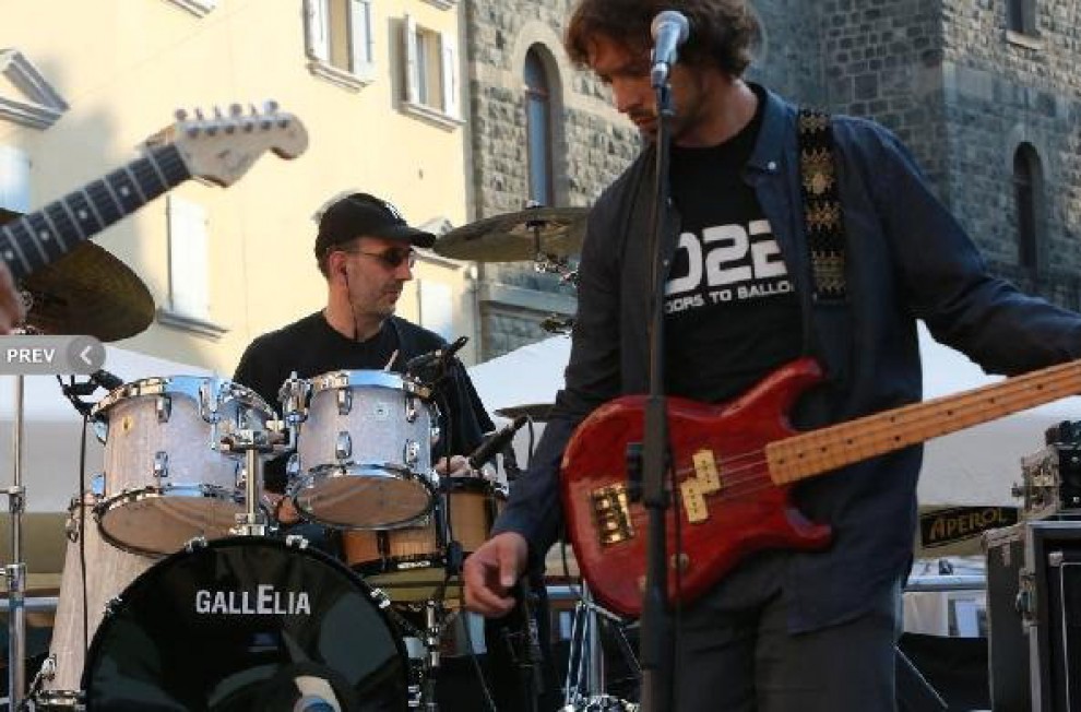 I D2B in scena sul palco